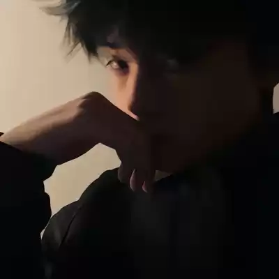 仰映容